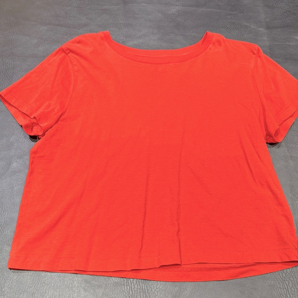 NWOT Crop Shirt